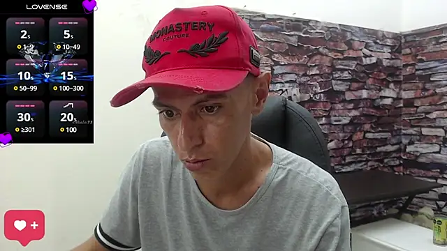 Snapshot of andy_dwels777 chatting on 12-04-24, 10:30 andy dwels777 online show from 12-04-24, 10:30