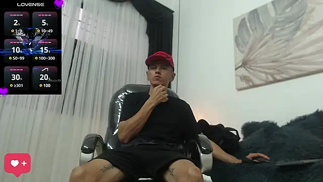 Snapshot of andy_dwels777 chatting on 12-24-24, 12:44 andy dwels777 online show from 12-24-24, 12:44