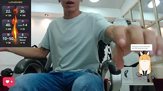 Snapshot of andy_dwels777 chatting on 02-08-25, 10:40 andy dwels777 online show from 02-08-25, 10:40