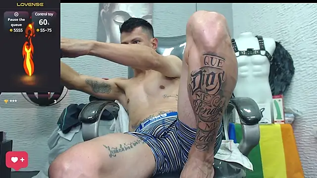 Snapshot of andy_dwels777 chatting on 02-27-25, 01:59 andy dwels777 online show from 02-27-25, 01:59