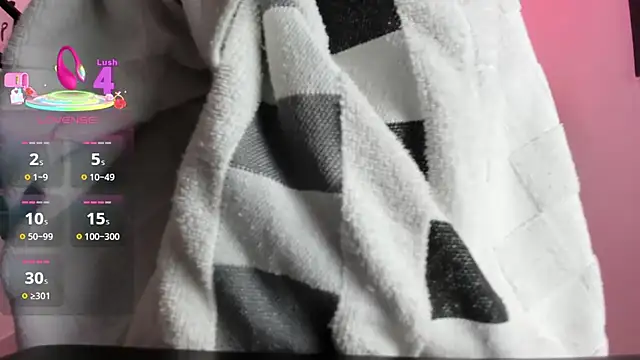 Snapshot of andy_dwels777 chatting on 11-04-25, 12:10 andy dwels777 online show from 11-04-25, 12:10