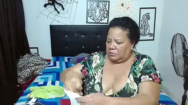 Shanttal0272 online show from 10-31-25, 01:50