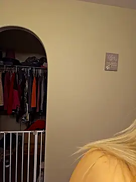 ellieconradxo online show from 12-31-24, 07:29