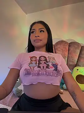 Snapshot of Pocahontascute_33 chatting on 03-14-25, 12:29 Pocahontascute 33 online show from 03-14-25, 12:29