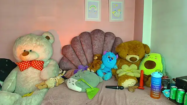 Pocahontascute 33 online show from 02-15-26, 07:51