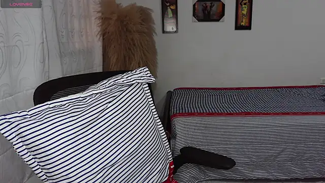 Snapshot of umarany chatting on 09-11-25, 12:38 umarany online show from 09-11-25, 12:38