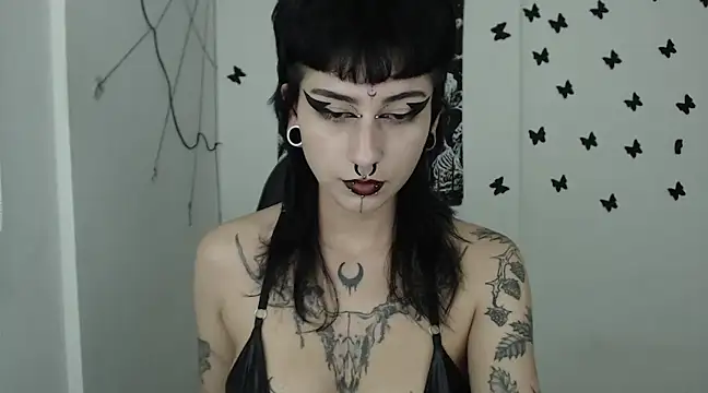 Snapshot of n0sferatus__ chatting on 02-11-25, 02:03 n0sferatus online show from 02-11-25, 02:03