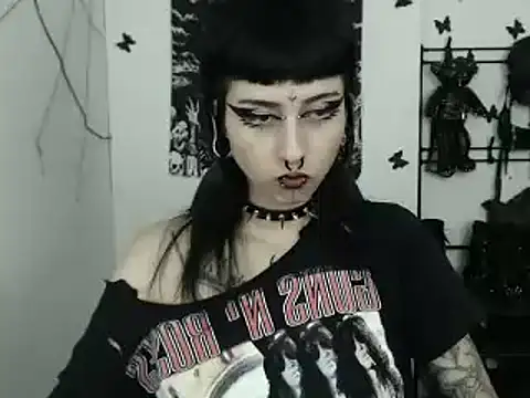 Snapshot of n0sferatus__ chatting on 09-12-25, 04:23 n0sferatus online show from 09-12-25, 04:23