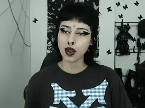 Snapshot of n0sferatus__ chatting on 09-18-25, 10:28 n0sferatus online show from 09-18-25, 10:28