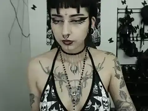 Snapshot of n0sferatus__ chatting on 11-12-25, 02:12 n0sferatus online show from 11-12-25, 02:12