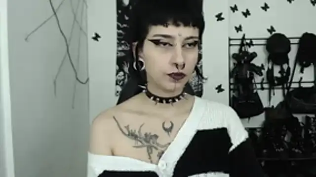 Snapshot of n0sferatus__ chatting on 11-19-25, 04:23 n0sferatus online show from 11-19-25, 04:23