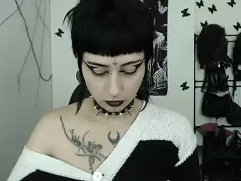 Snapshot of n0sferatus__ chatting on 12-18-25, 03:01 n0sferatus online show from 12-18-25, 03:01