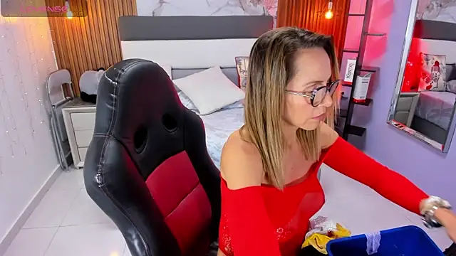 CATIAJONES online show from 11-19-25, 06:41