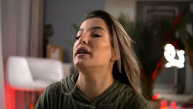 Snapshot of KellyMathews chatting on 11-21-25, 03:16 KellyMathews online show from 11-21-25, 03:16