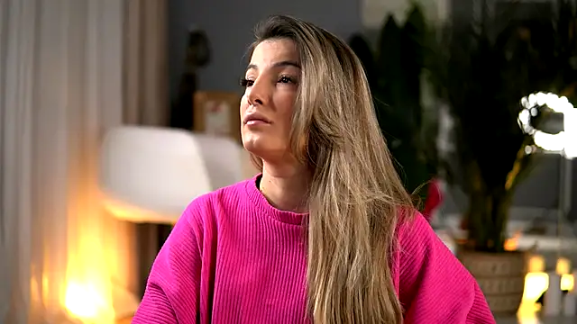 Snapshot of KellyMathews chatting on 11-27-25, 03:19 KellyMathews online show from 11-27-25, 03:19