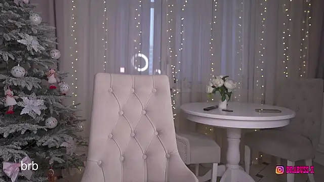 Snapshot of _Moon__Shine_ chatting on 12-14-25, 04:07 Moon Shine online show from 12-14-25, 04:07