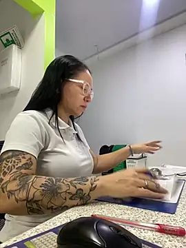 Snapshot of nurse_desi_sexlove chatting on 02-14-25, 02:50 nurse desi sexlove online show from 02-14-25, 02:50