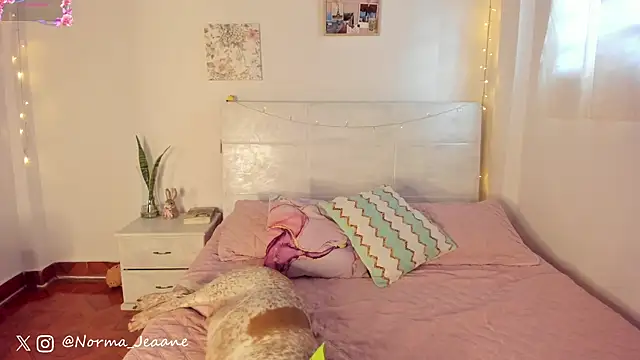 Snapshot of Norma-Jeaane chatting on 01-08-25, 09:34 Norma-Jeaane online show from 01-08-25, 09:34