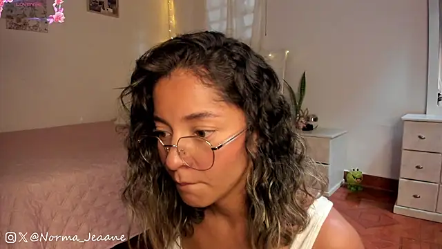 Snapshot of Norma-Jeaane chatting on 01-21-25, 08:11 Norma-Jeaane online show from 01-21-25, 08:11