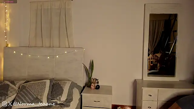 Snapshot of Norma-Jeaane chatting on 02-01-25, 11:48 Norma-Jeaane online show from 02-01-25, 11:48