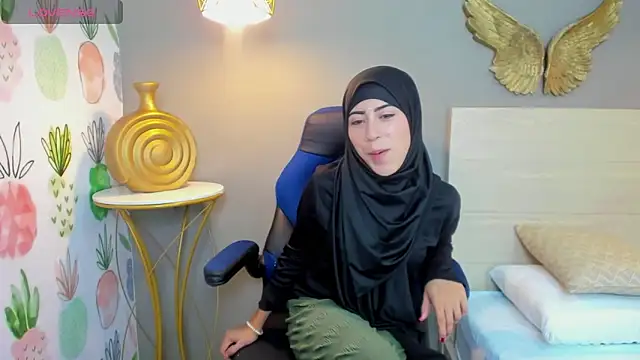 Snapshot of chaymae_nah_ chatting on 01-12-25, 02:14 chaymae nah online show from 01-12-25, 02:14