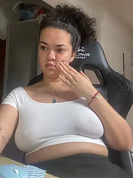 Snapshot of rafamarianoofc chatting on 03-18-25, 11:08 rafamarianoofc online show from 03-18-25, 11:08