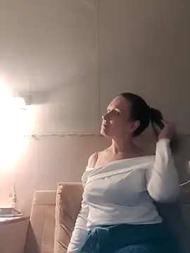 Evelina cute online show from 11-13-25, 04:06