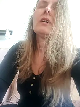 Evelina cute online show from 04-19-26, 08:35