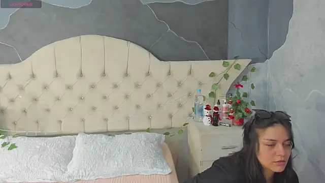 AmberGreyy  online show from 12-19-25, 05:31