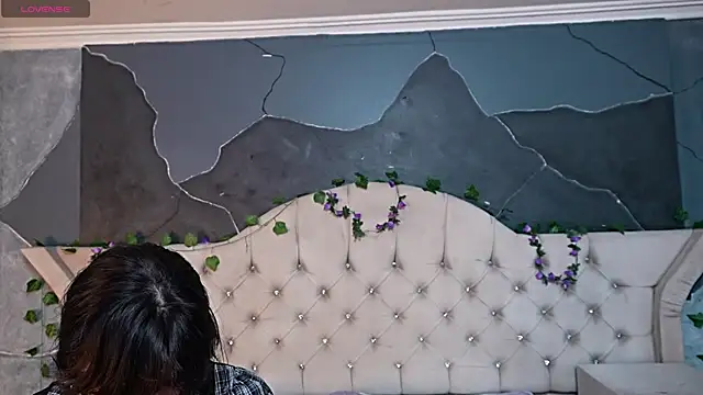 AmberGreyy  online show from 04-11-26, 02:10