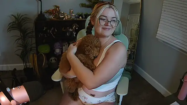 rodeobrii online show from 12-22-25, 03:03