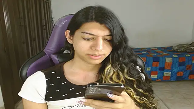 engielphoenis14 online show from 10-18-25, 01:08