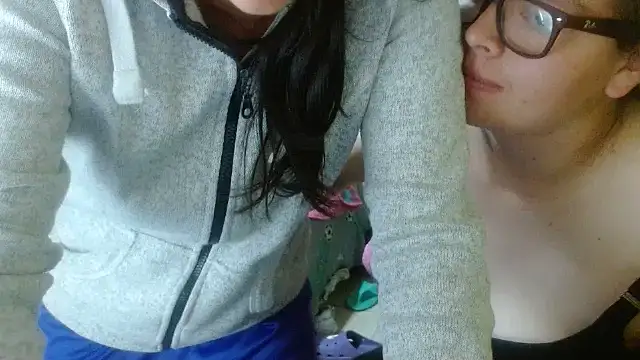 Snapshot of clayre_and_jill chatting on 10-06-25, 04:43 clayre and jill online show from 10-06-25, 04:43