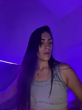 Snapshot of alessandra-a chatting on 01-19-25, 08:39 alessandra-a online show from 01-19-25, 08:39