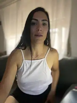 Snapshot of alessandra-a chatting on 03-21-25, 07:35 alessandra-a online show from 03-21-25, 07:35