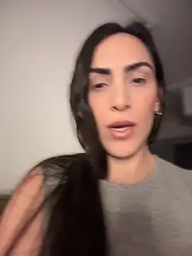 Snapshot of alessandra-a chatting on 11-14-25, 02:10 alessandra-a online show from 11-14-25, 02:10