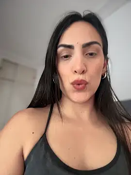 Snapshot of alessandra-a chatting on 11-16-25, 09:31 alessandra-a online show from 11-16-25, 09:31