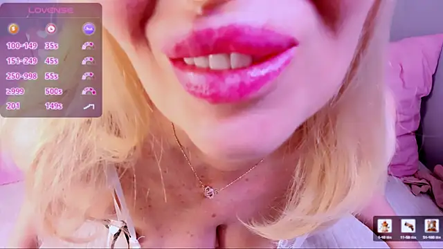 Snapshot of Scarlett_Mai chatting on 05-17-26, 12:45 Scarlett Mai online show from 05-17-26, 12:45