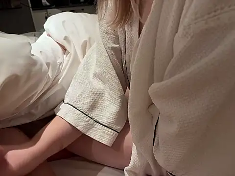 NANAchan R online show from 01-06-26, 10:52