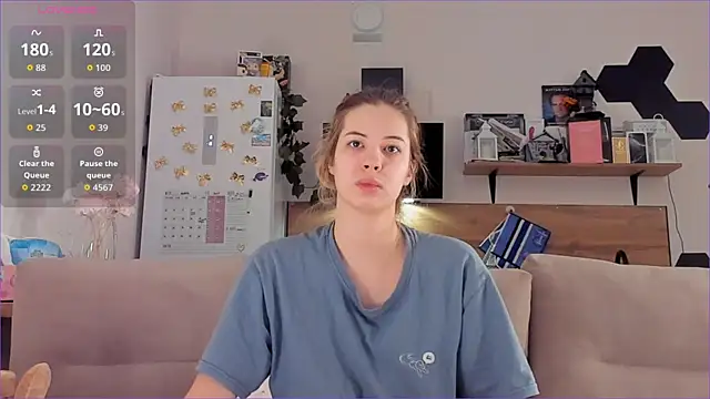 Snapshot of Girl_alone_home chatting on 11-21-25, 03:49 Girl alone home online show from 11-21-25, 03:49