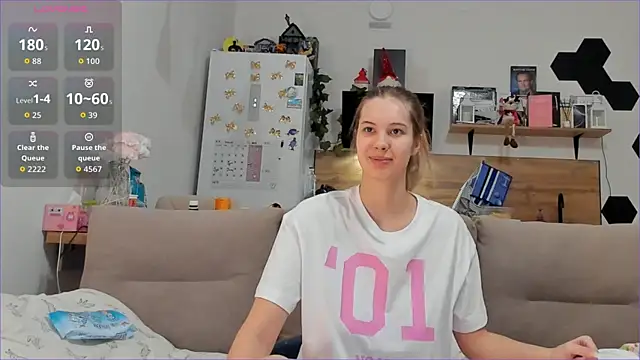 Snapshot of Girl_alone_home chatting on 01-08-26, 03:42 Girl alone home online show from 01-08-26, 03:42