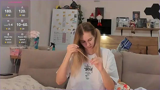 Girl alone home online show from 01-13-26, 03:56