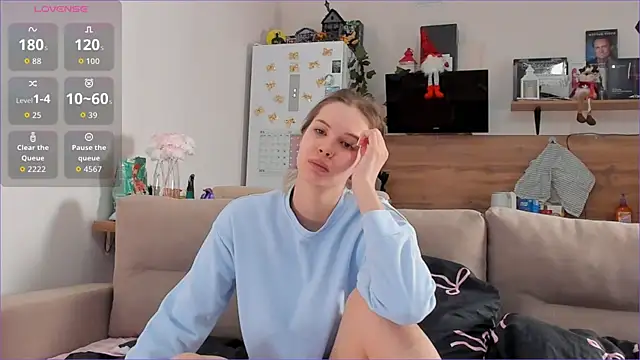 Snapshot of Girl_alone_home chatting on 02-13-26, 03:46 Girl alone home online show from 02-13-26, 03:46