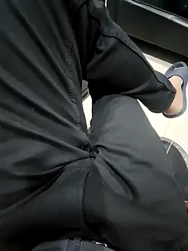 Snapshot of villagb12 chatting on 12-11-24, 04:20 villagb12 online show from 12-11-24, 04:20