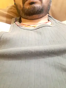 Snapshot of villagb12 chatting on 02-10-25, 05:30 villagb12 online show from 02-10-25, 05:30