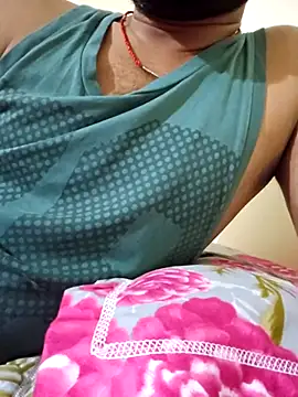 Snapshot of villagb12 chatting on 10-28-25, 08:00 villagb12 online show from 10-28-25, 08:00