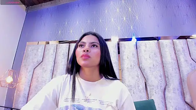 Snapshot of barbara_cambels chatting on 02-27-25, 07:37 barbara cambels online show from 02-27-25, 07:37