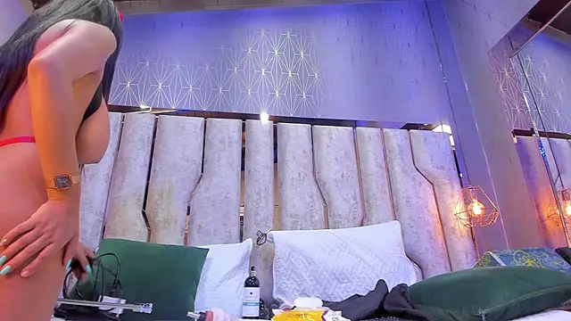 Snapshot of barbara_cambels chatting on 03-10-25, 01:34 barbara cambels online show from 03-10-25, 01:34