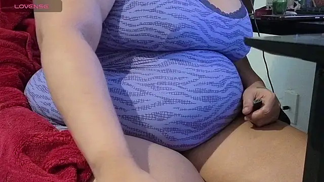 MrAndMrsCrook online show from 10-08-25, 01:53