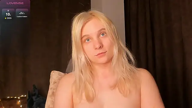 Snapshot of NaokoStifel chatting on 02-16-25, 02:31 NaokoStifel online show from 02-16-25, 02:31